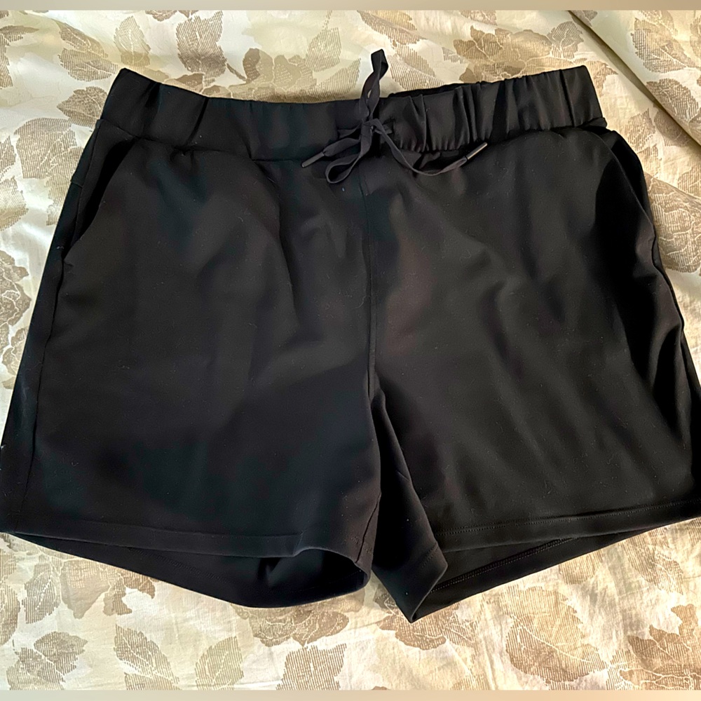 32 Degrees black women’s shorts